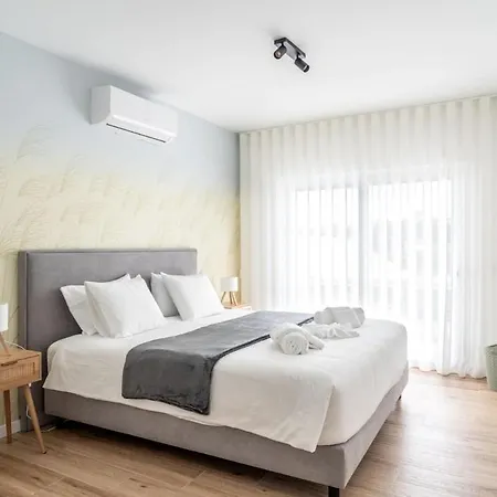 Poolside Retreat In Mosteiros By Lisbeyond Apartament Caldas Da Rainha